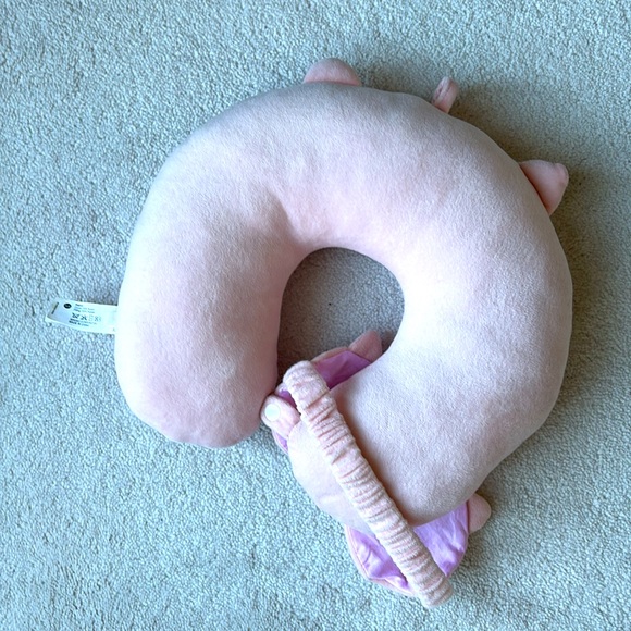 Travel neck pillow and eye cover - Picture 4 of 5